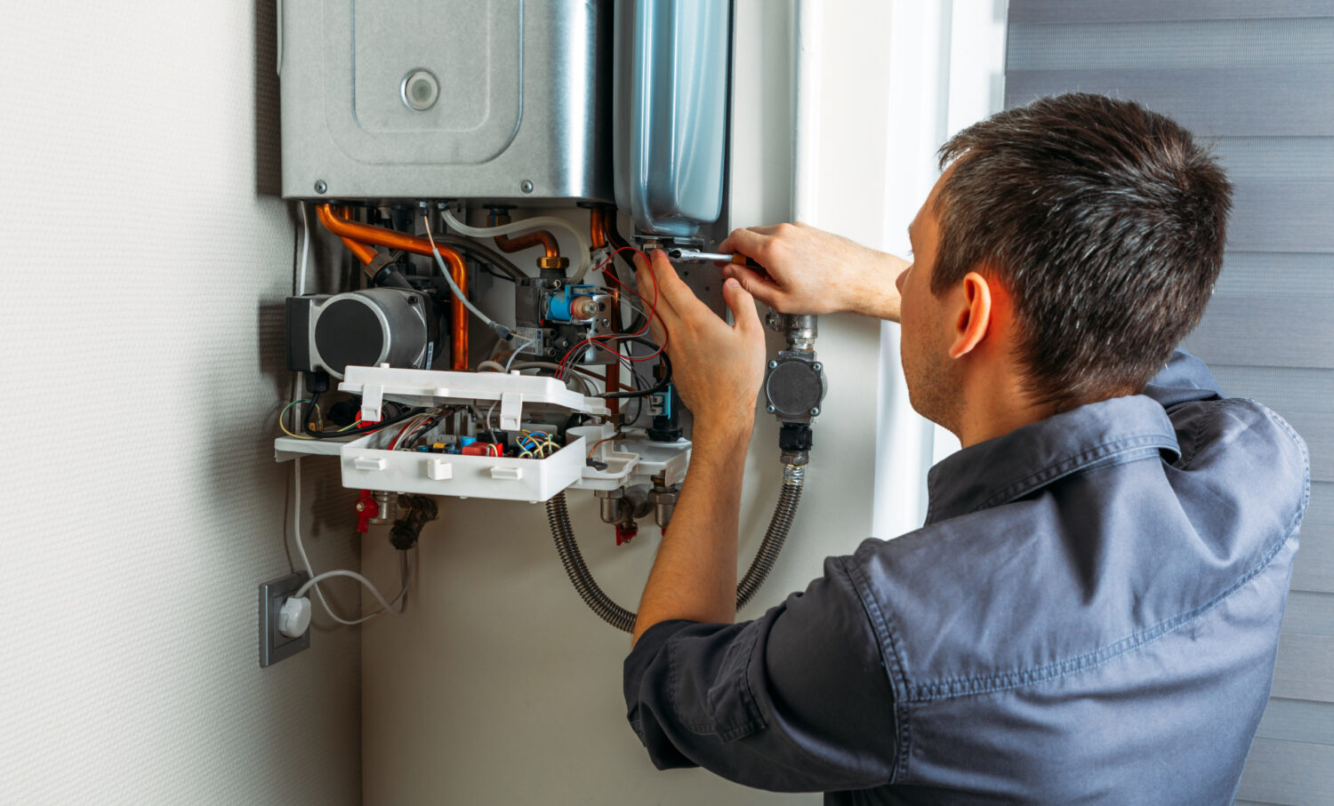 Tankless water heater services | CR&P